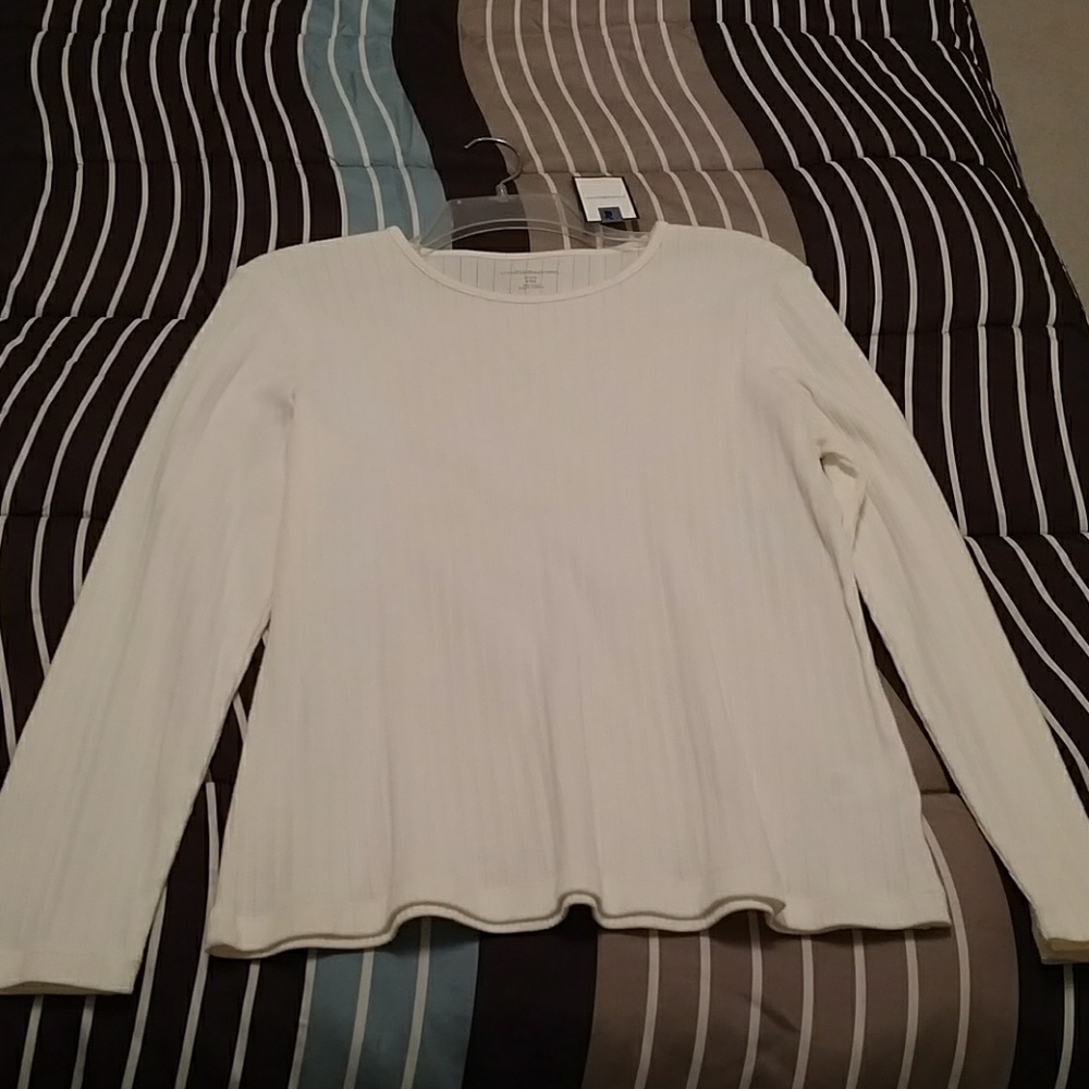 Basic top for layering NWT